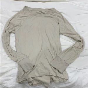 Light long sleeve top